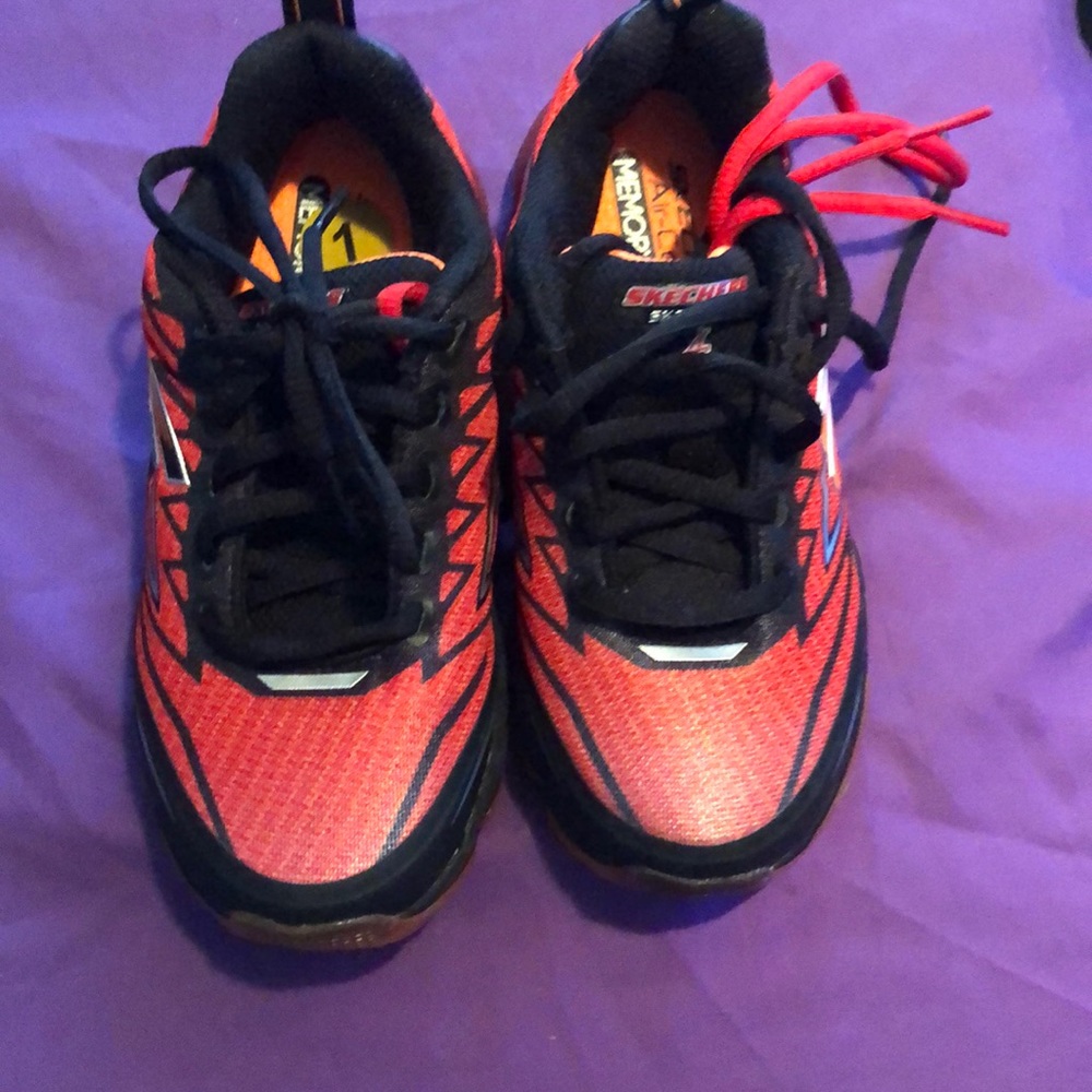 Boys Skechers sneakers brand new never worn
